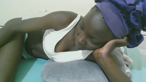 Snapshot of empress_ivy1 chatting on April 28, 2026, 2:49 am empress_ivy1 online show from April 28, 2026, 2:49 am