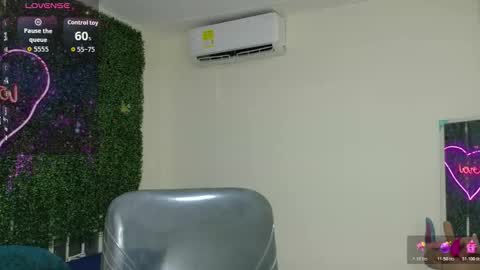 Snapshot of emy_0 chatting on February 27, 2026, 8:09 pm Emy online show from February 27, 2026, 8:09 pm