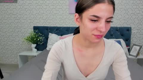 emy__angel online show from February 14, 2025, 1:23 am