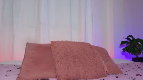 Snapshot of emy_cole1 chatting on July 24, 2026, 1:58 am Emy online show from July 24, 2026, 1:58 am