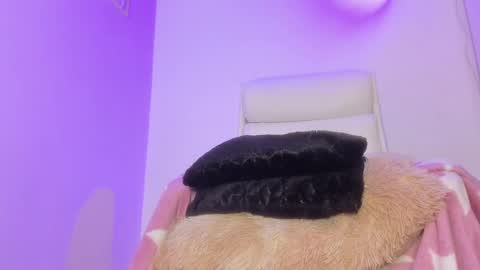 Emy online show from January 16, 2025, 11:04 am