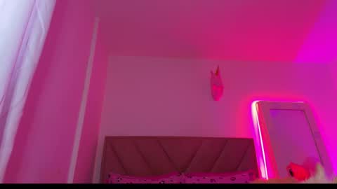 Emy online show from January 19, 2026, 12:42 pm