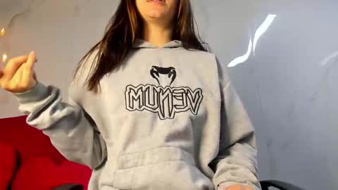 emy_latin online show from February 3, 2026, 12:10 pm