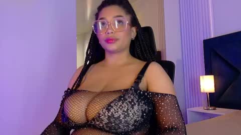 Snapshot of emy_leon chatting on September 20, 2025, 10:44 pm Emy online show from September 20, 2025, 10:44 pm