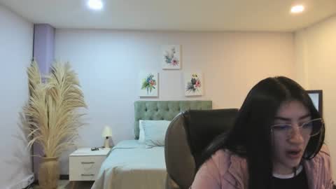 emy_rosse__ online show from September 14, 2025, 2:33 am