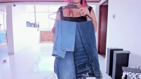 Im Emily would you like to help me reach 100  online show from October 24, 2025, 2:35 pm