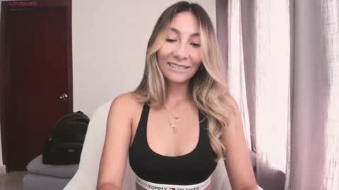 emyconneer online show from October 15, 2025, 6:19 pm