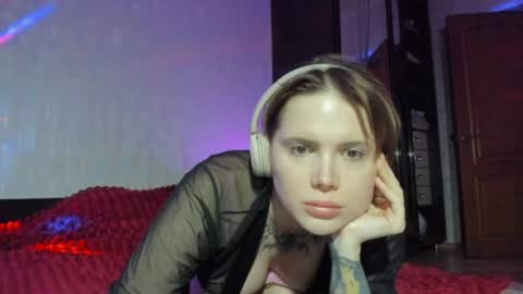 emydeliro online show from July 25, 2026, 9:01 pm