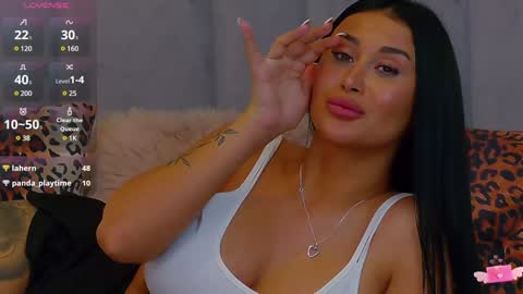 Snapshot of emylaveau chatting on January 8, 2025, 9:21 am  Emy  online show from January 8, 2025, 9:21 am