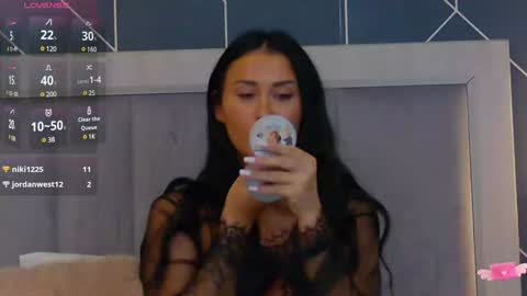 Snapshot of emylaveau chatting on January 9, 2025, 9:59 am  Emy  online show from January 9, 2025, 9:59 am