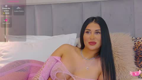 Snapshot of emylaveau chatting on January 21, 2025, 6:33 am  Emy  online show from January 21, 2025, 6:33 am