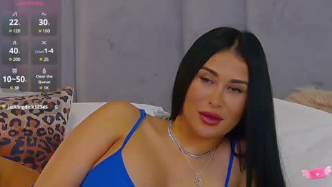 Snapshot of emylaveau chatting on January 21, 2025, 9:35 am  Emy  online show from January 21, 2025, 9:35 am