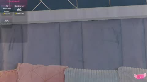 Snapshot of emylaveau chatting on October 21, 2025, 5:30 am  Emy  online show from October 21, 2025, 5:30 am