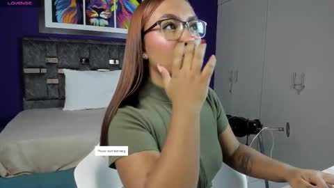 Emylilux online show from March 19, 2026, 12:09 pm