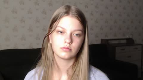 EmySway online show from December 22, 2024, 9:09 pm