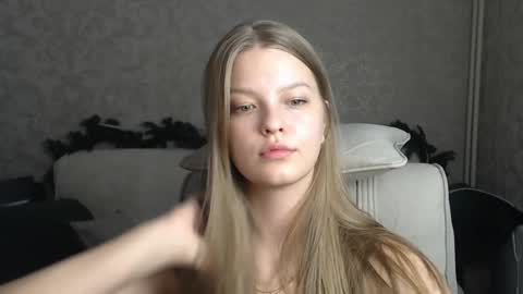 EmySway online show from January 31, 2025, 6:03 pm