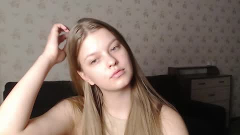 EmySway online show from February 10, 2025, 4:36 pm