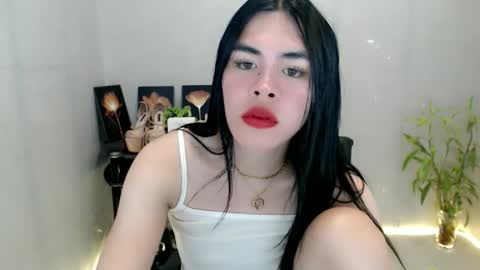 Snapshot of enchantress_mia03 chatting on June 11, 2026, 6:44 am enchantress_mia03 online show from June 11, 2026, 6:44 am