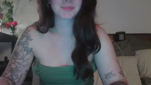 endlessly evie online show from January 17, 2025, 5:21 am