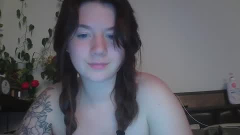 endlessly evie online show from February 22, 2025, 1:44 am
