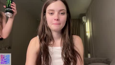 Snapshot of endlessmia chatting on January 29, 2025, 12:54 am Mia online show from January 29, 2025, 12:54 am