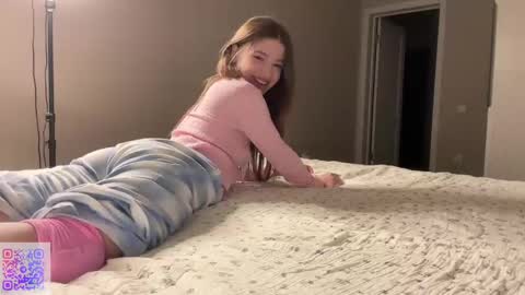 Snapshot of endlessmia chatting on February 20, 2025, 9:42 pm Mia online show from February 20, 2025, 9:42 pm