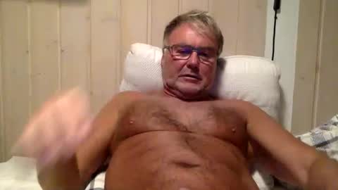 Snapshot of endurado chatting on October 15, 2025, 8:20 pm endurado online show from October 15, 2025, 8:20 pm