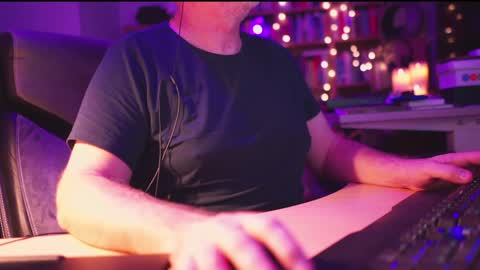 uk online show from December 9, 2024, 1:07 am