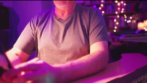 uk online show from December 24, 2024, 11:55 pm