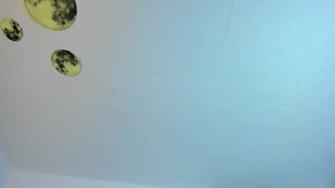 juliana  online show from March 7, 2026, 2:41 am