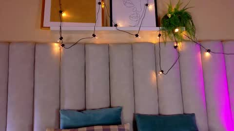 Snapshot of engelstone_ chatting on October 18, 2025, 7:36 pm  E N G E L  online show from October 18, 2025, 7:36 pm