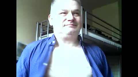 Snapshot of englishguysurrey chatting on January 24, 2025, 11:59 am englishguysurrey online show from January 24, 2025, 11:59 am