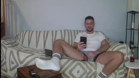 Englishladxxx online show from October 17, 2025, 10:01 pm