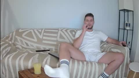 Snapshot of englishladxxx chatting on May 7, 2026, 10:59 pm Englishladxxx online show from May 7, 2026, 10:59 pm