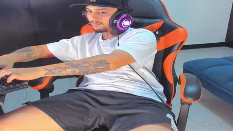 enjoymycock99 online show from November 17, 2025, 5:57 am