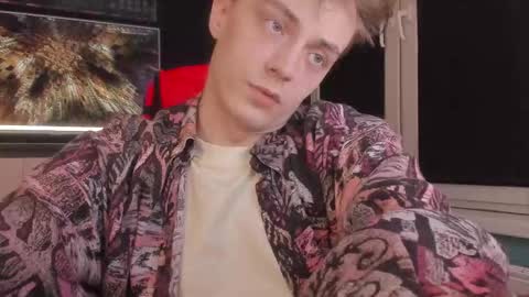 Snapshot of enkeer chatting on February 18, 2026, 5:42 pm Enker online show from February 18, 2026, 5:42 pm