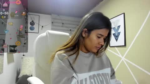 Enma clark online show from November 10, 2025, 2:32 am