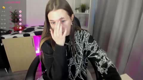 enn_allenn online show from December 26, 2024, 10:05 am