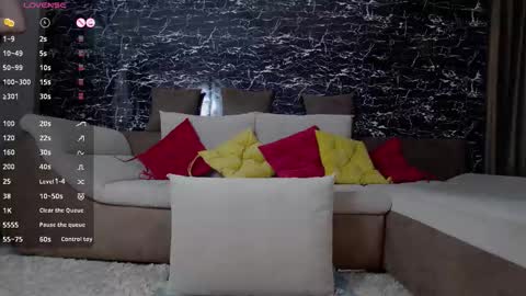 Snapshot of ennakymm chatting on September 18, 2025, 5:20 am Enna online show from September 18, 2025, 5:20 am