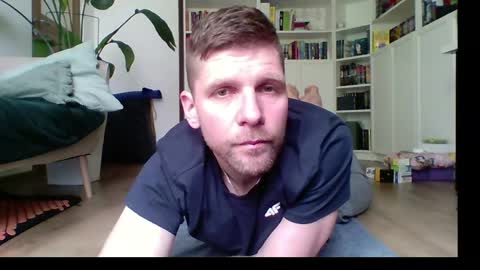 Eno218765 online show from May 8, 2026, 7:25 am