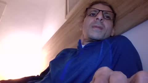 Snapshot of enri222 chatting on February 26, 2025, 6:54 pm rineking online show from February 26, 2025, 6:54 pm