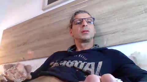 Snapshot of enri222 chatting on December 2, 2025, 11:45 pm rineking online show from December 2, 2025, 11:45 pm