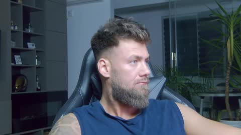 Erik online show from December 10, 2024, 9:43 pm