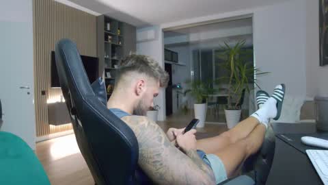 Erik online show from December 20, 2024, 6:24 pm
