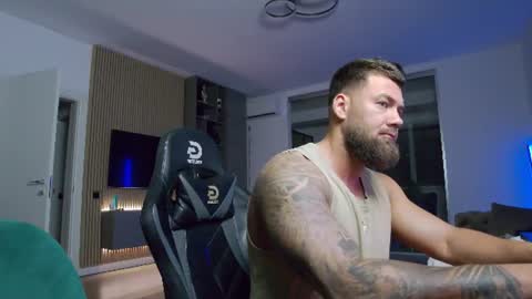 Erik online show from June 28, 2026, 8:48 pm