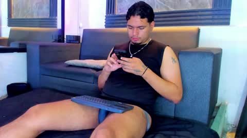 Snapshot of enrique_villa23 chatting on September 21, 2025, 12:51 pm enrique online show from September 21, 2025, 12:51 pm