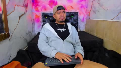 Snapshot of enrique_villa23 chatting on October 26, 2025, 11:49 am enrique online show from October 26, 2025, 11:49 am