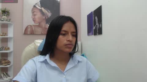 Snapshot of enyelin chatting on September 15, 2025, 10:32 pm Enyenlina online show from September 15, 2025, 10:32 pm