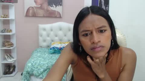 Snapshot of enyelin chatting on September 18, 2025, 12:18 pm Enyenlina online show from September 18, 2025, 12:18 pm