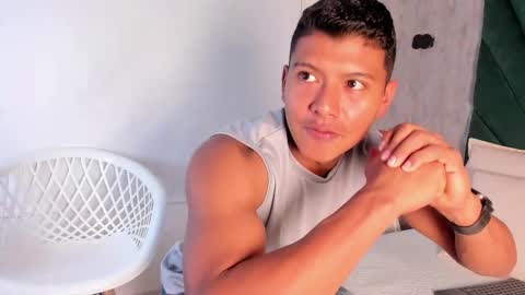 Enzo online show from October 29, 2025, 7:48 pm